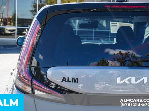 Used 2023 Kia Soul LX image 13