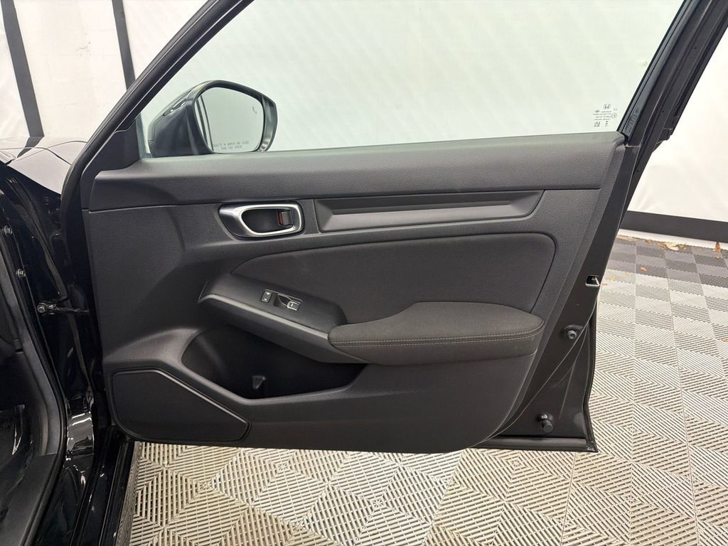 Used 2025 Honda Civic Sport image 14