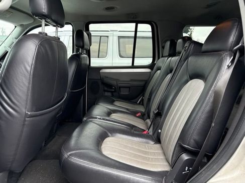 Used 2004 Mercury Mountaineer AWD image 9
