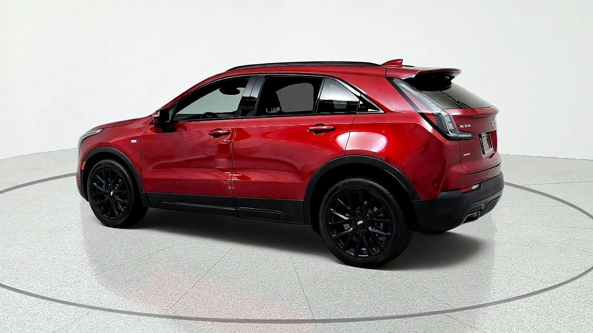 Certified 2022 Cadillac XT4 Sport w/ LPO, ONYX Package AWD/4WD image 3