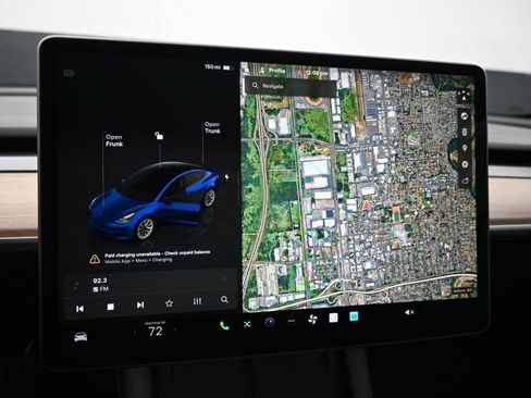 Used 2023 Tesla Model 3 Standard Range image 11