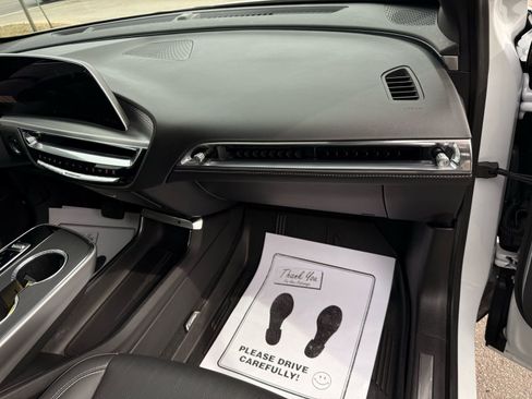 Used 2024 Cadillac Lyriq Sport image 21