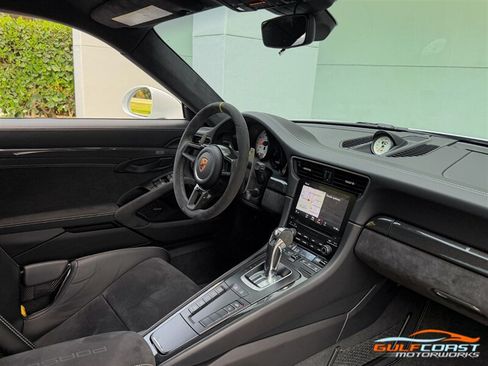 Used 2018 Porsche 911 GT2 RS RWD image 32