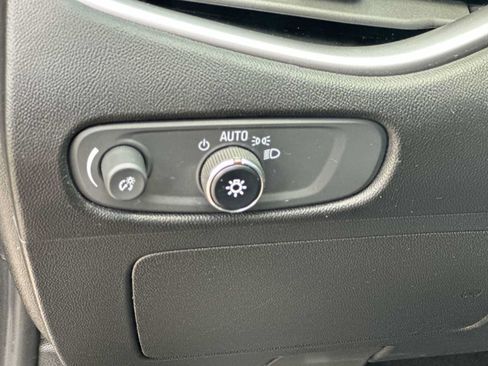 Used 2023 Chevrolet Malibu LT FWD image 18