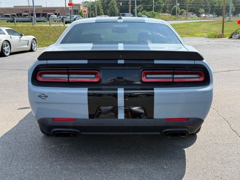 Used 2016 Dodge Challenger SRT Hellcat RWD image 7