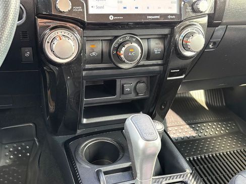 Used 2024 Toyota 4Runner TRD Off-Road Premium AWD/4WD image 21