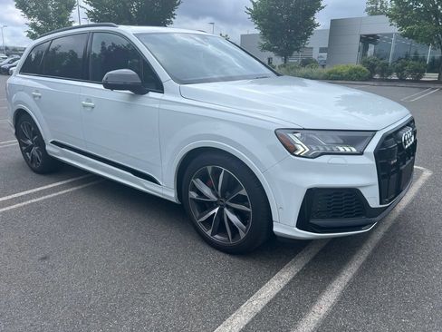 Used 2023 Audi SQ7 Prestige w/ Prestige Package AWD/4WD image 3