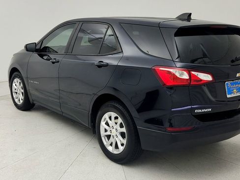Used 2020 Chevrolet Equinox LS w/ LS Convenience Package FWD image 6