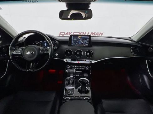 Used 2018 Kia Stinger Premium image 25