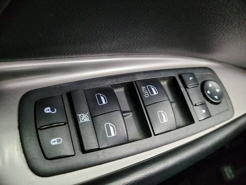 Used 2019 Dodge Journey Crossroad FWD image 27