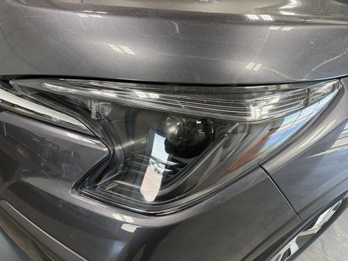 Certified 2025 Subaru Ascent Premium AWD/4WD image 10