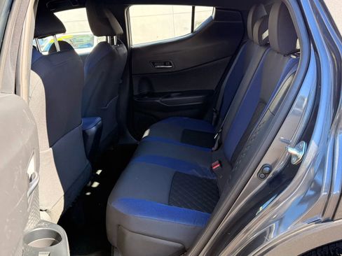 Used 2022 Toyota C-HR XLE image 19