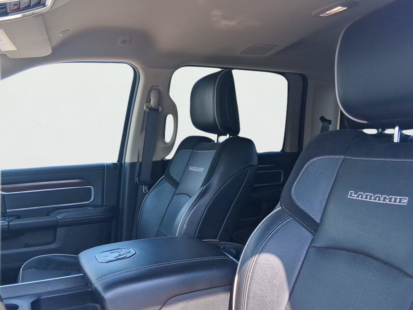 Used 2022 RAM 3500 Laramie AWD/4WD image 11