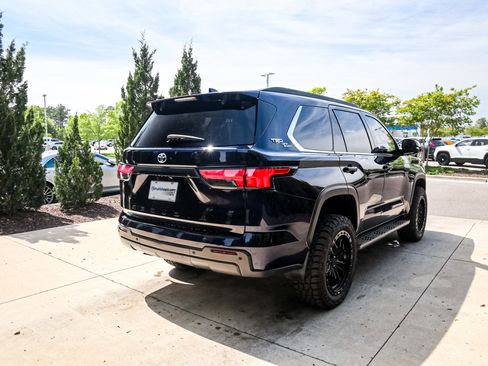 Used 2024 Toyota Sequoia SR5 w/ SR5 Premium Package image 10