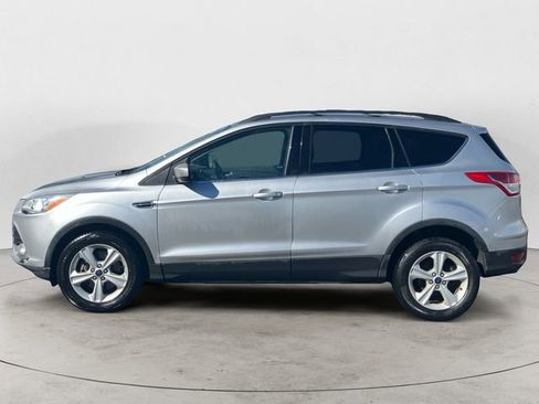 Used 2016 Ford Escape SE w/ Equipment Group 201A AWD/4WD image 2