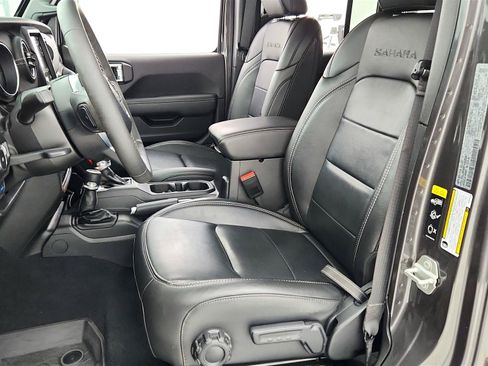 Used 2023 Jeep Wrangler Unlimited Sahara AWD/4WD image 26