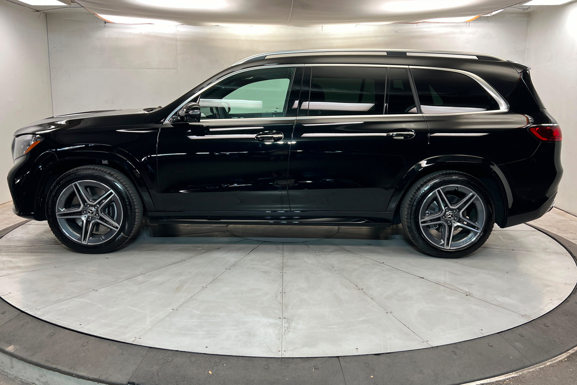 New 2027 Mercedes-Benz GLS 450 4MATIC image 2