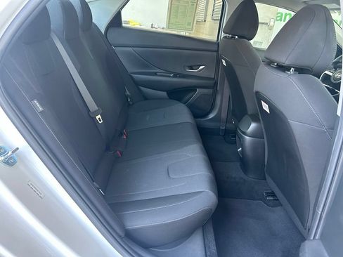 Used 2025 Hyundai Elantra SE FWD image 23