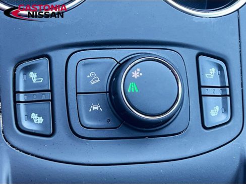 Used 2024 GMC Terrain SLT image 26