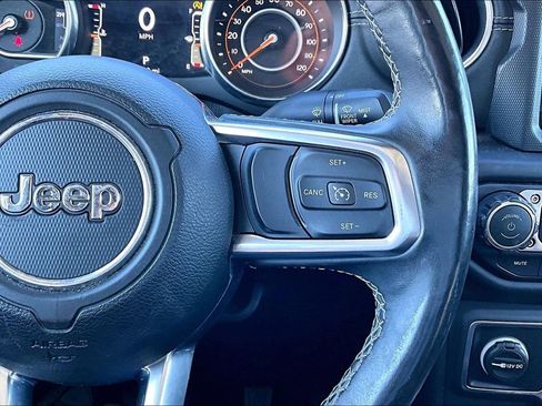 Certified 2020 Jeep Gladiator Overland image 7