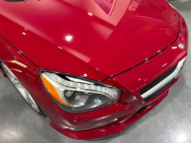 Used 2015 Mercedes-Benz SL 550 w/ Driver Assistance Package image 13