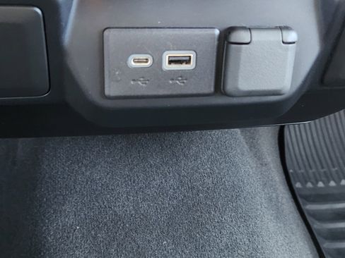 Used 2021 Chevrolet Silverado 1500 LT image 16