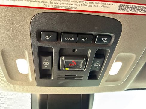 Used 2021 Toyota Camry XSE image 12