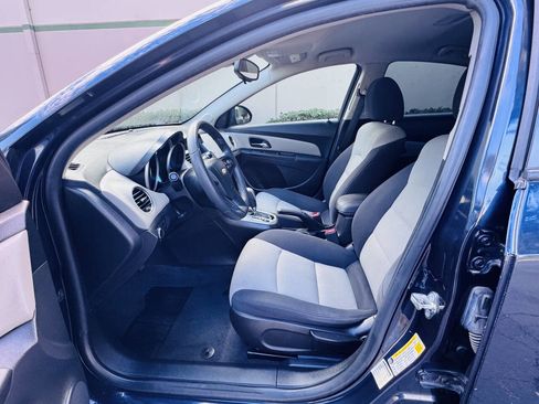 Used 2015 Chevrolet Cruze LS image 12