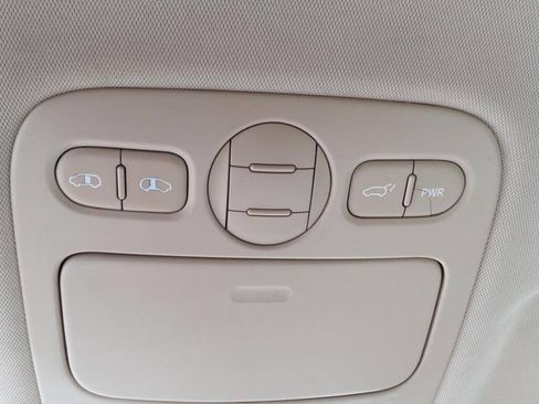 Used 2012 Kia Sedona EX image 21