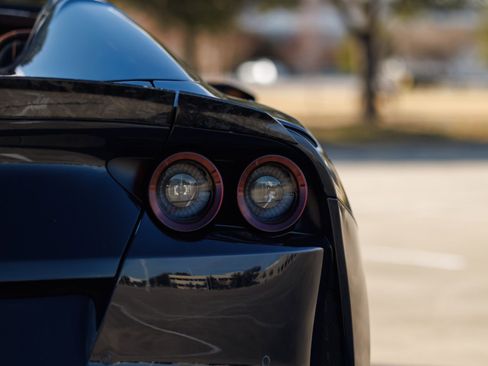 Used 2021 Ferrari 812 GTS image 34