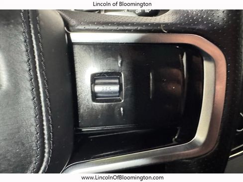 Used 2023 Land Rover Range Rover Evoque R-Dynamic S AWD/4WD image 34