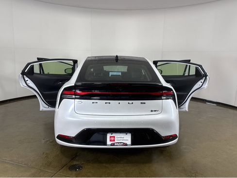 Used 2025 Toyota Prius AWD image 19