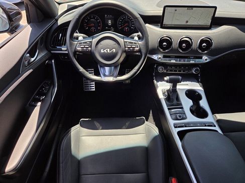Certified 2022 Kia Stinger GT1 RWD image 12