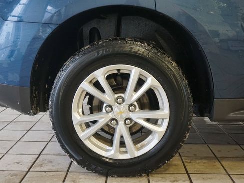 Used 2017 Chevrolet Equinox LT w/ Convenience Package image 29