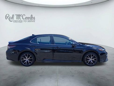 Used 2022 Toyota Camry SE FWD image 6