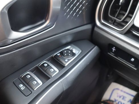 Used 2024 Kia Sorento S AWD/4WD image 9