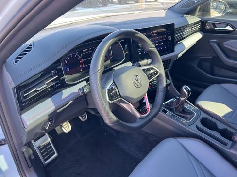 Used 2025 Volkswagen Jetta GLI Autobahn image 6