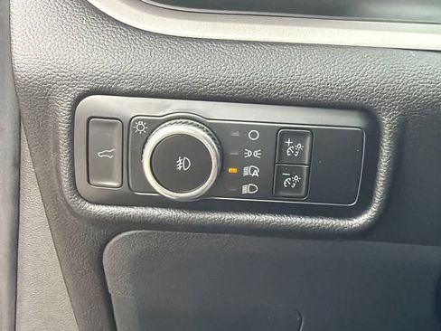 Used 2023 Ford Explorer XLT w/ Equipment Group 202A AWD/4WD image 31