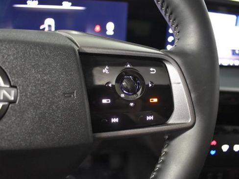 Certified 2025 Nissan Murano SL w/ Cargo Package AWD/4WD image 17