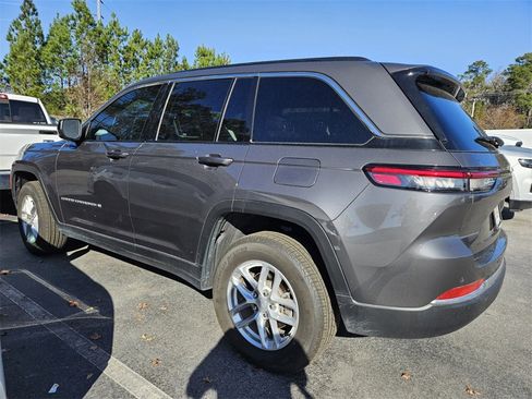 Used 2025 Jeep Grand Cherokee Laredo X w/ Luxury Tech Group I image 9