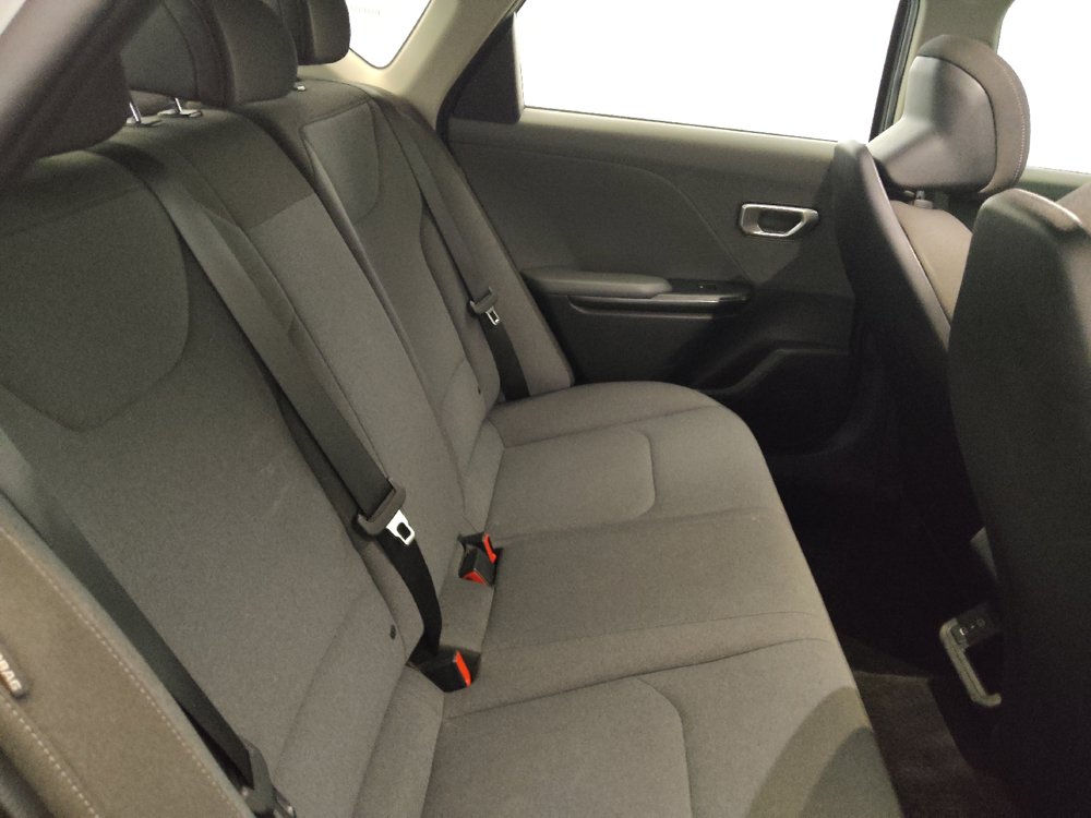 Used 2025 Kia K4 FWD image 19