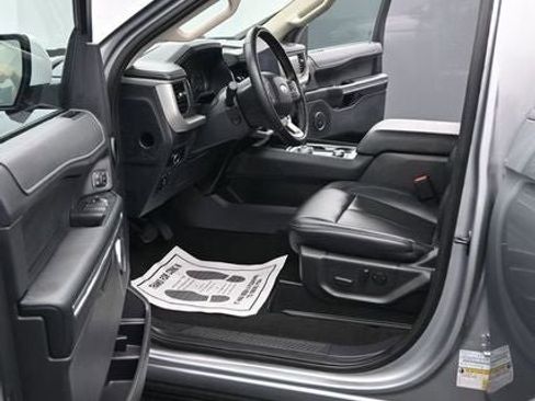 Certified 2024 Ford Expedition XLT AWD/4WD image 17