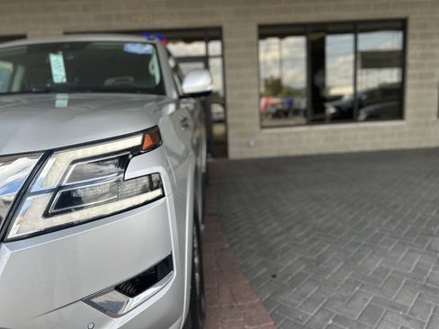Used 2021 Nissan Armada SV AWD/4WD image 28