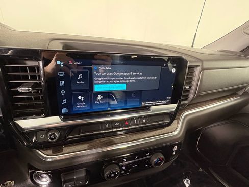 Used 2024 Chevrolet Silverado 3500 LT AWD/4WD image 16