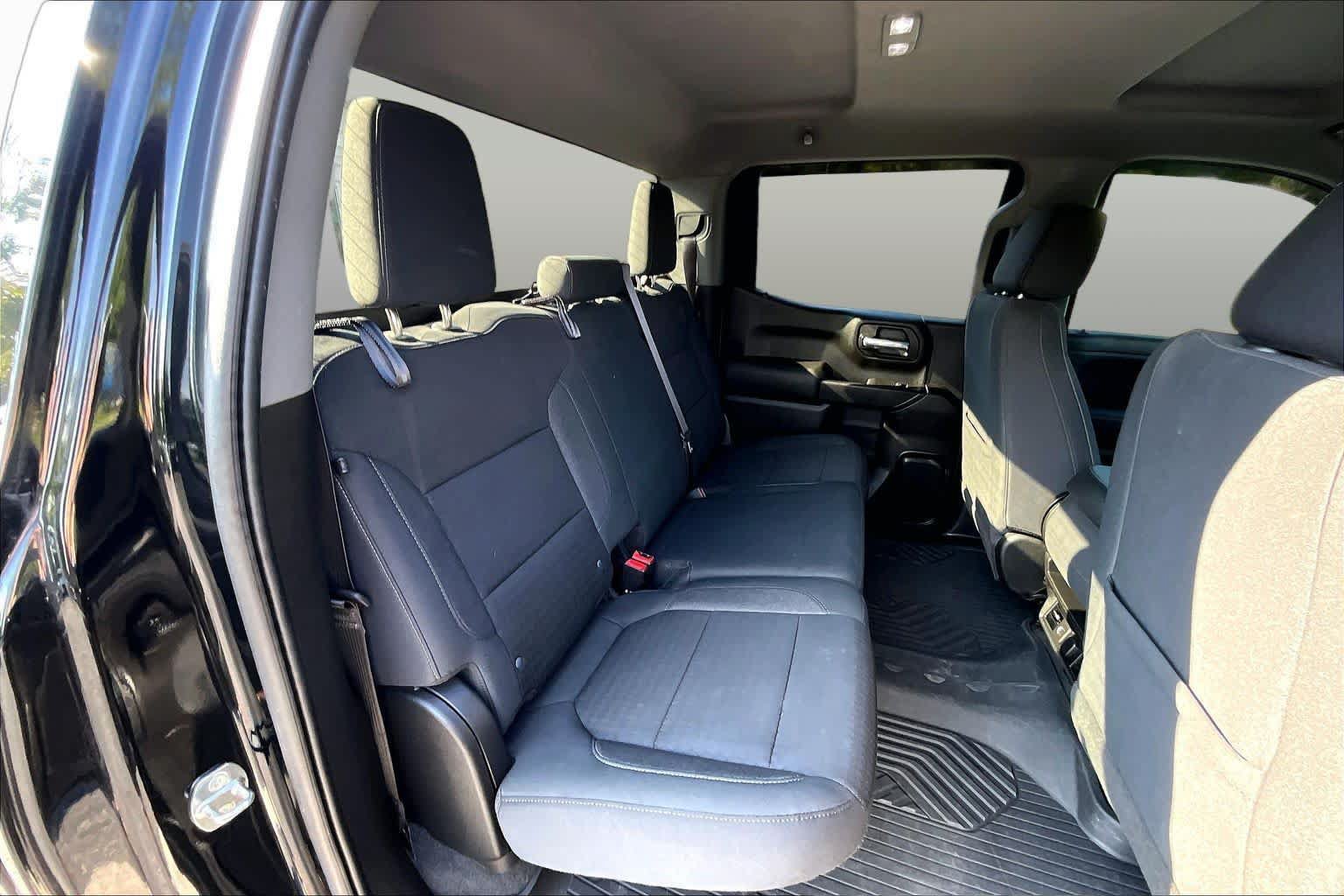 Used 2021 Chevrolet Silverado 1500 LT w/ Z71 Off-Road Package AWD/4WD image 38