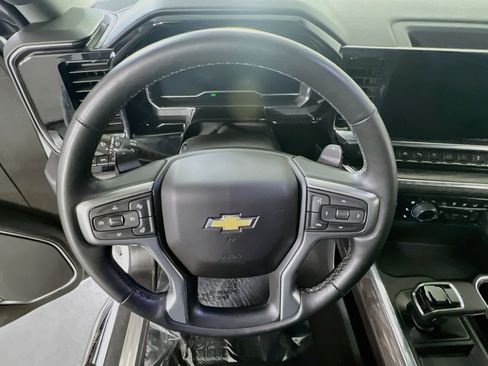 Used 2024 Chevrolet Silverado 1500 LTZ AWD/4WD image 11
