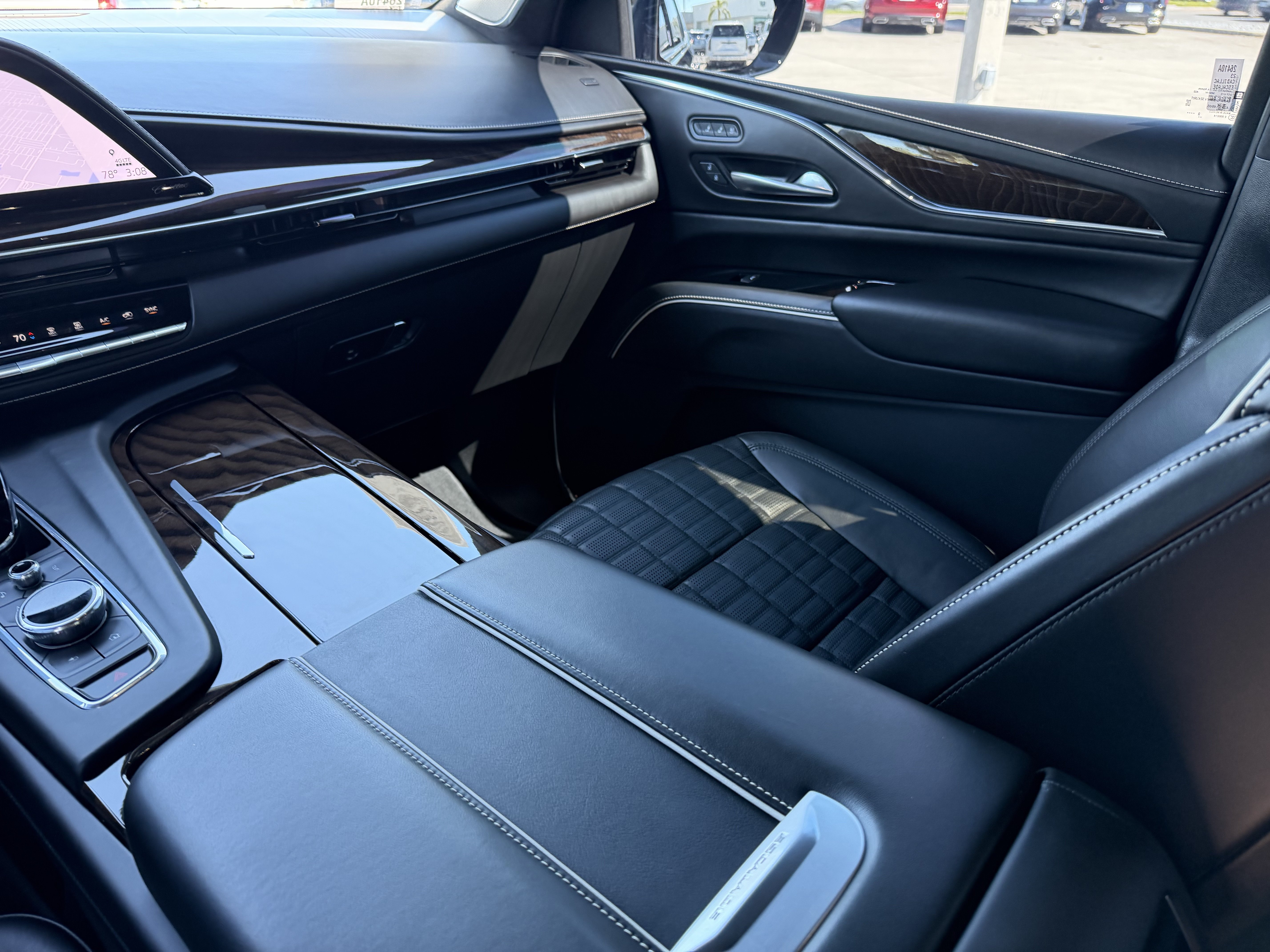 Certified 2023 Cadillac Escalade Sport Platinum AWD/4WD image 17