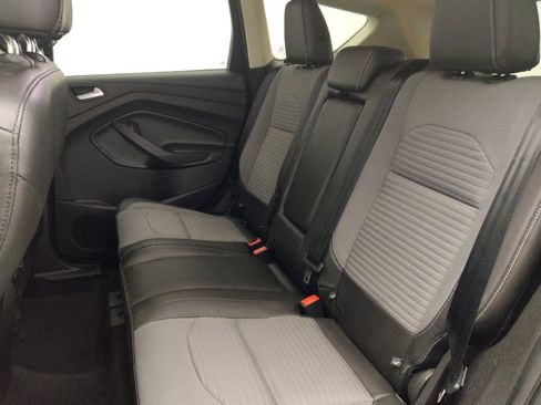 Used 2017 Ford Escape SE w/ SE Sport Appearance Package FWD image 18