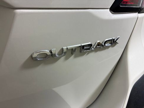 Certified 2022 Subaru Outback Limited image 12