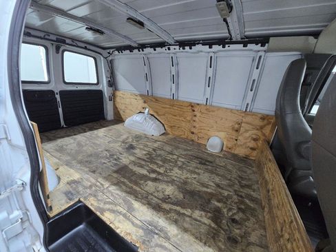 Used 2019 Chevrolet Express 2500 w/ Communications Package RWD image 17